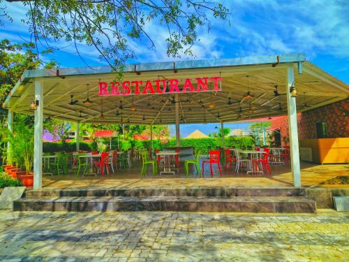 Joy Villa & Resort,,3 star