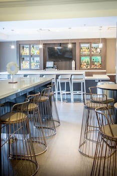 springhill suites by marriott miami airport south blue lagoon area