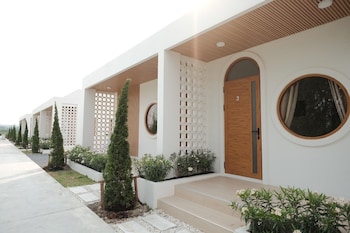 Wantanee Ville,,3 star