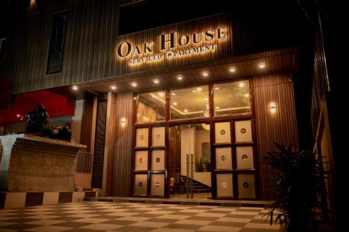 Oak House,,5 star
