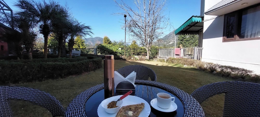 alinda house naukuchiatal by the ghaur