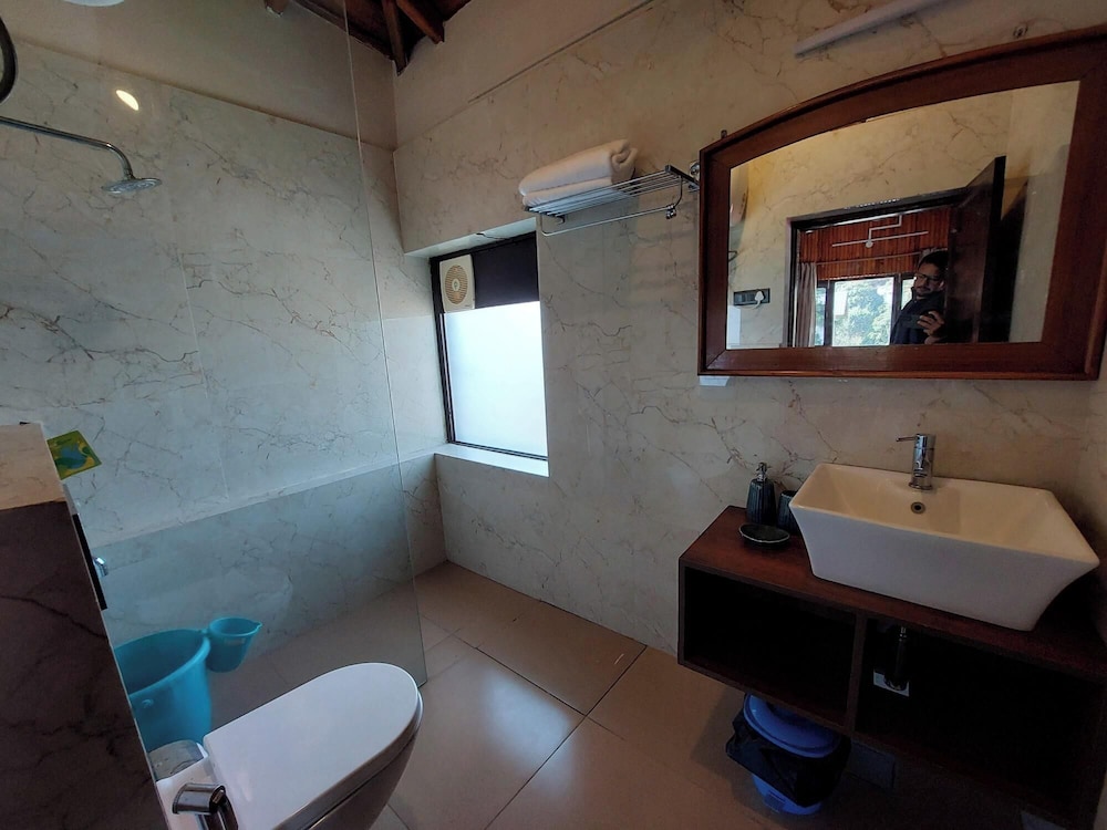 alinda house naukuchiatal by the ghaur