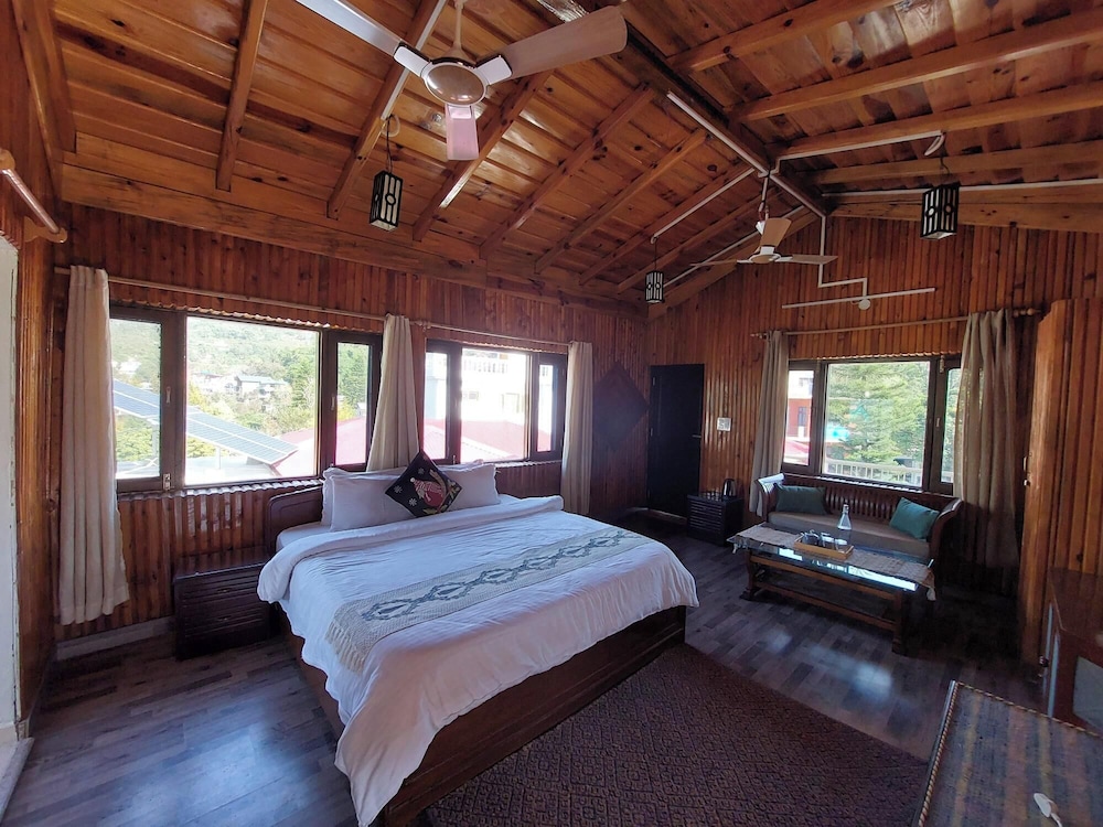 alinda house naukuchiatal by the ghaur