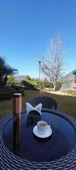 alinda house naukuchiatal by the ghaur