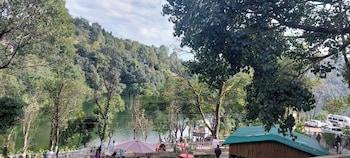 alinda house naukuchiatal by the ghaur