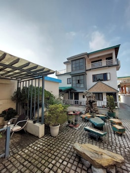 alinda house naukuchiatal by the ghaur