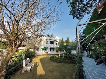 alinda house naukuchiatal by the ghaur