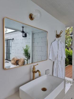 plubpla samut white villas