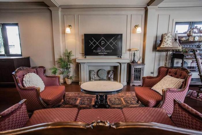 plubpla samut white villas