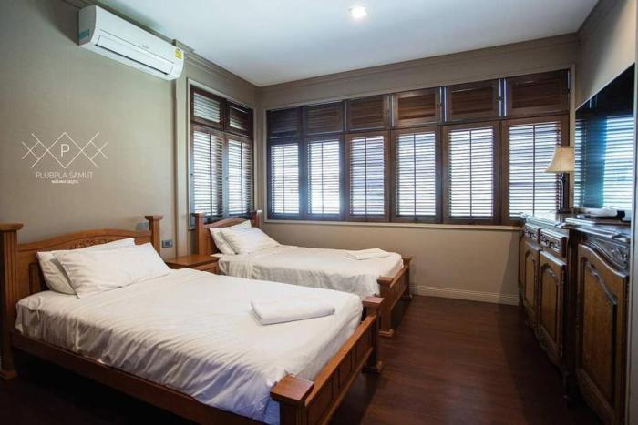 plubpla samut white villas