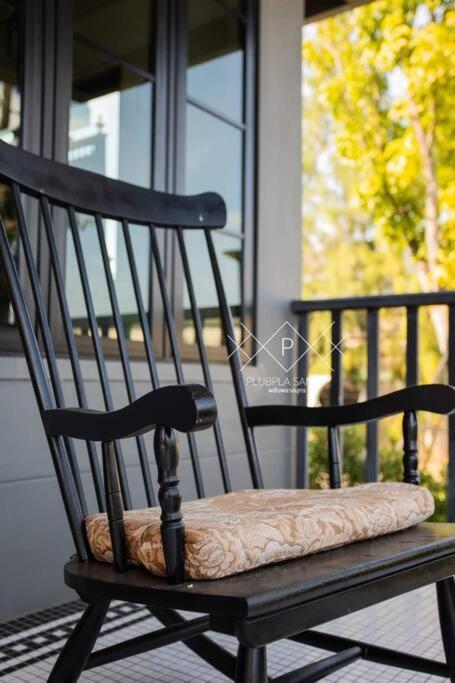 plubpla samut white villas