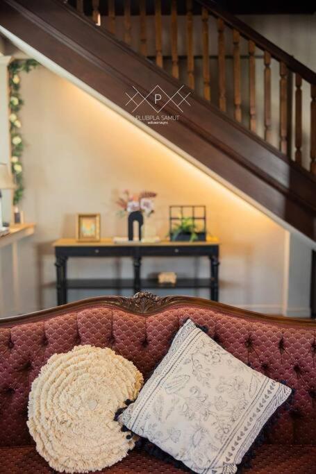 plubpla samut white villas