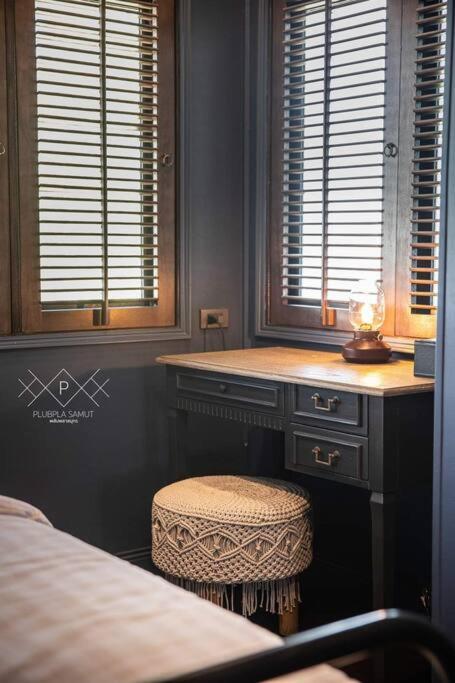 plubpla samut white villas