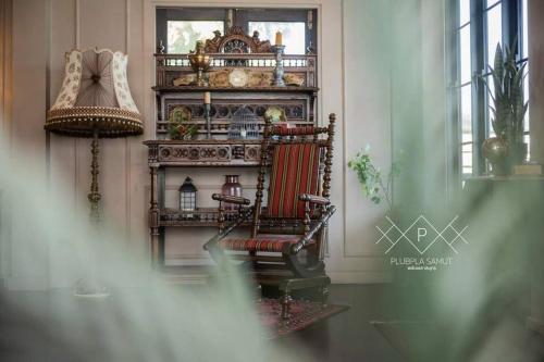 Plubpla Samut : White Villas,,3 star