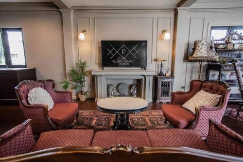 plubpla samut white villas