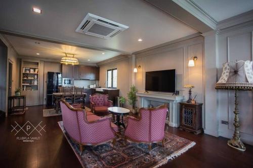 plubpla samut white villas