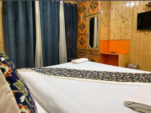 Behtereen Resort,,3 star