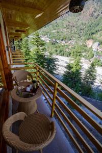 tripli hotels namaste manali