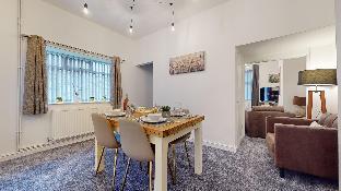 modernised 3 bedroom blackburn townhouse sleeps 6