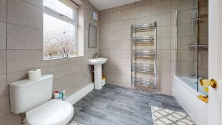 modernised 3 bedroom blackburn townhouse sleeps 6