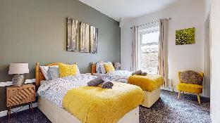 modernised 3 bedroom blackburn townhouse sleeps 6