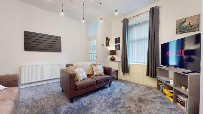 modernised 3 bedroom blackburn townhouse sleeps 6