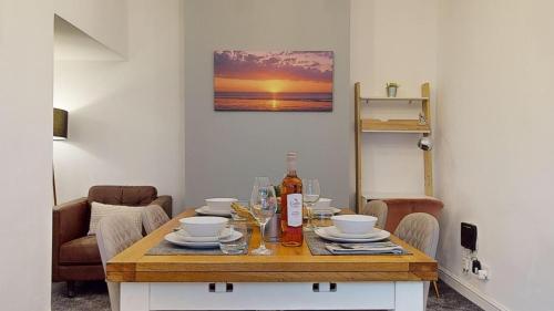 modernised 3 bedroom blackburn townhouse sleeps 6