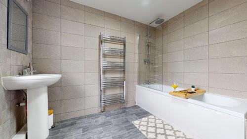 modernised 3 bedroom blackburn townhouse sleeps 6