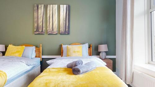 modernised 3 bedroom blackburn townhouse sleeps 6