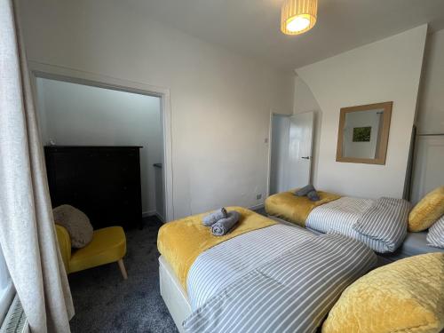 modernised 3 bedroom blackburn townhouse sleeps 6