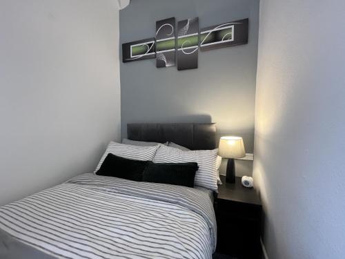 modernised 3 bedroom blackburn townhouse sleeps 6