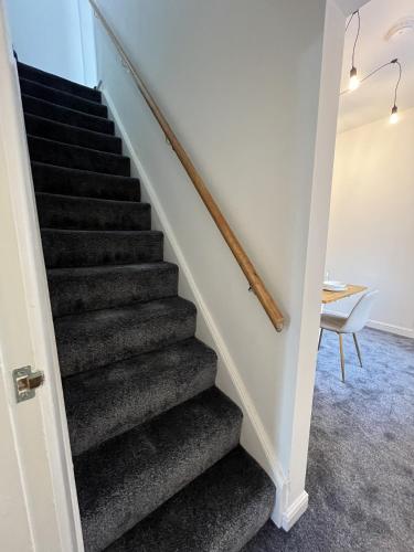 modernised 3 bedroom blackburn townhouse sleeps 6
