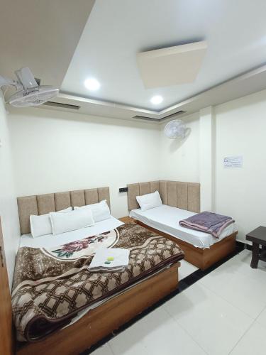 Hotel Shreem,,4 star