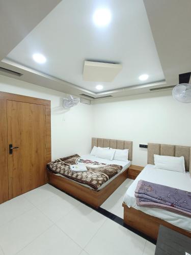 Hotel Shreem,,4 star