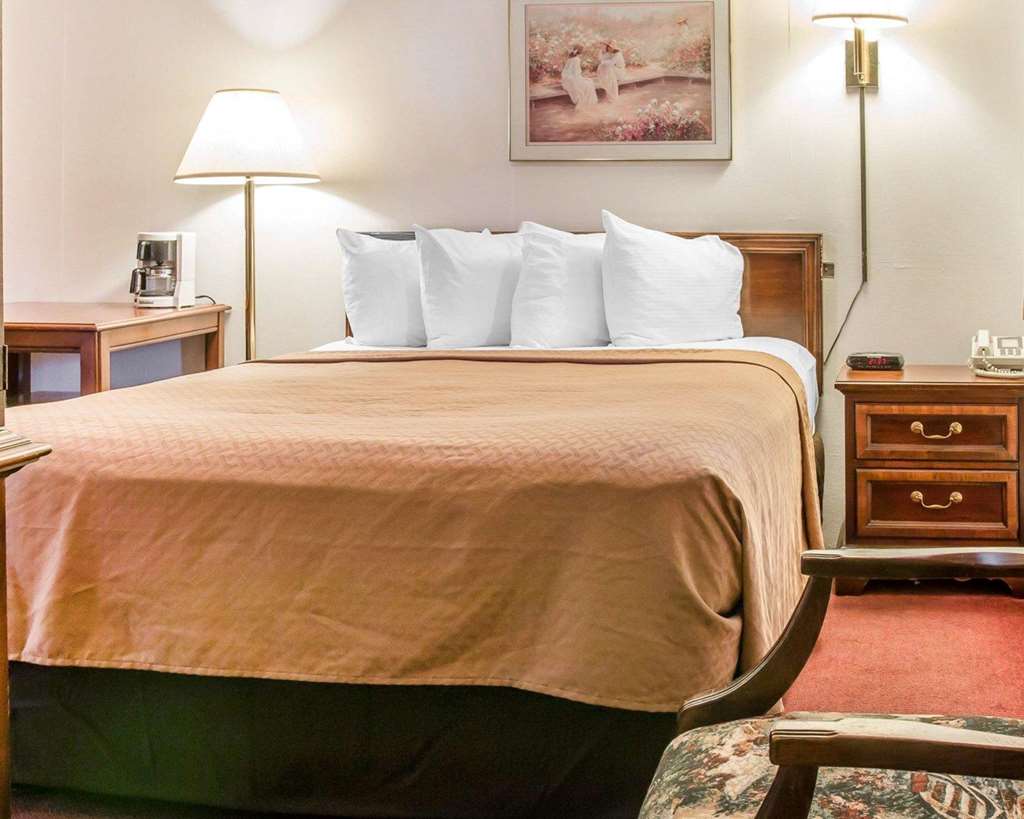 quality inn and suites mackinaw city beachfront