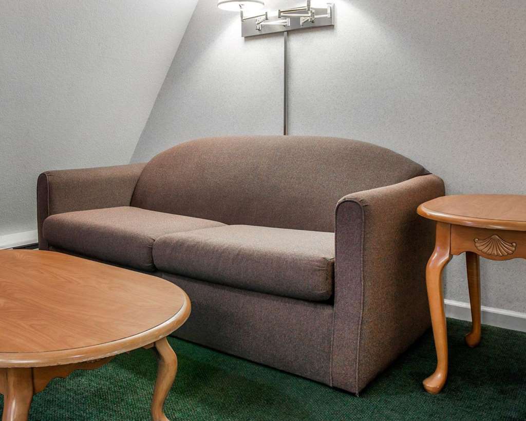 quality inn and suites mackinaw city beachfront