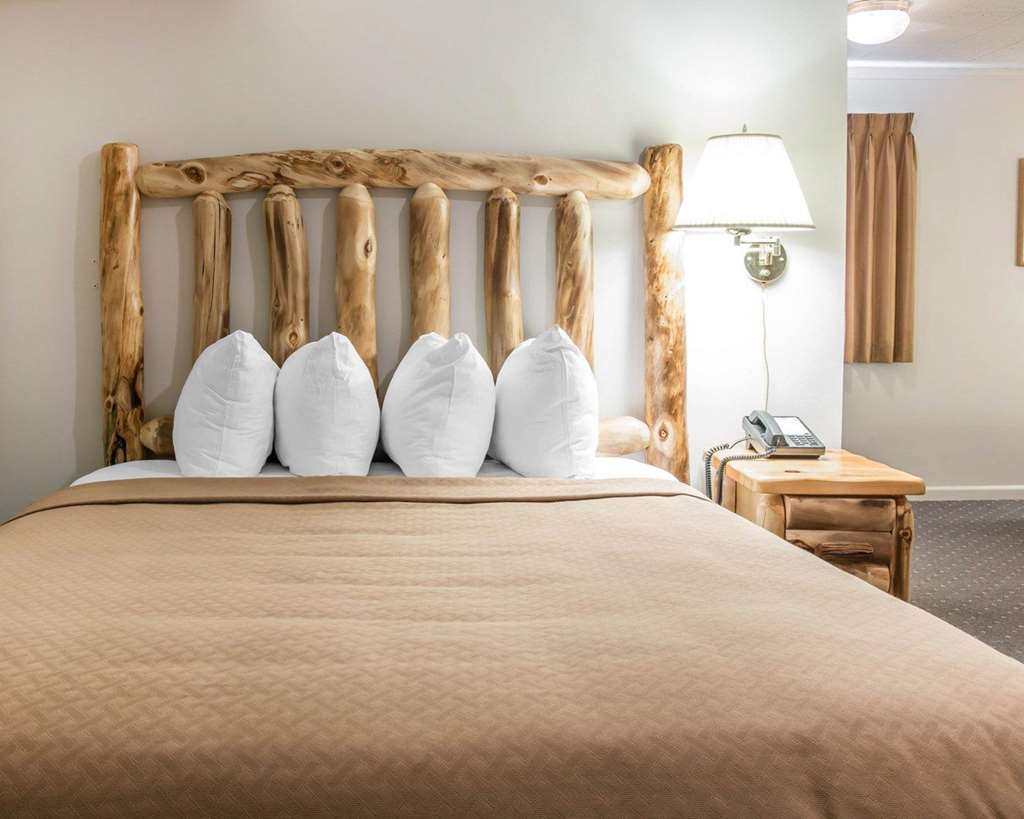 quality inn and suites mackinaw city beachfront