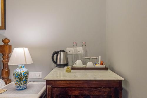 sheel mahal close to hawa mahal