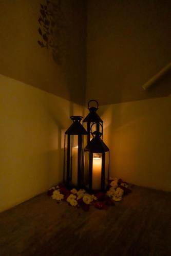 sheel mahal close to hawa mahal