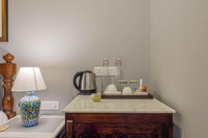 sheel mahal close to hawa mahal