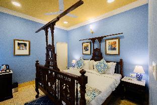 sheel mahal close to hawa mahal