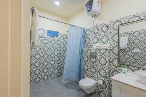 sheel mahal close to hawa mahal