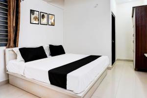 hotel o 82950 om sai residency