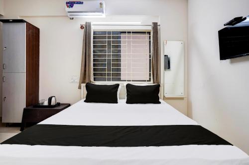 hotel o 82950 om sai residency
