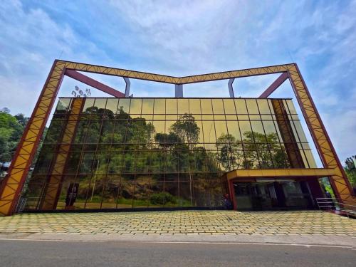 Serene Horizon,,5 star