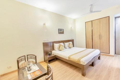 Hotel O Noida Stay,,4 star