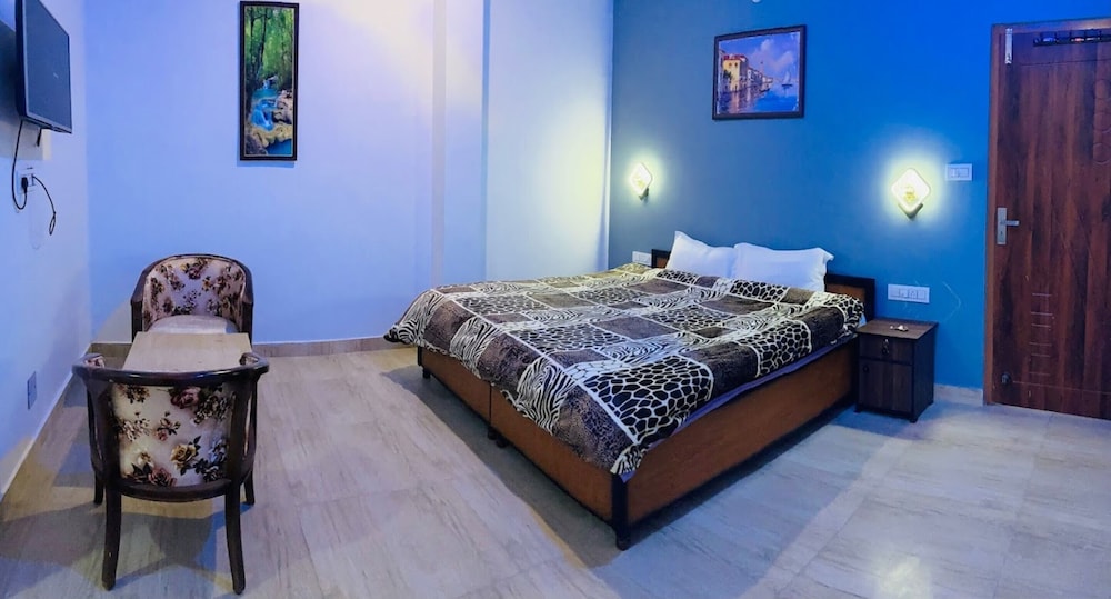 hotel snow crest residency