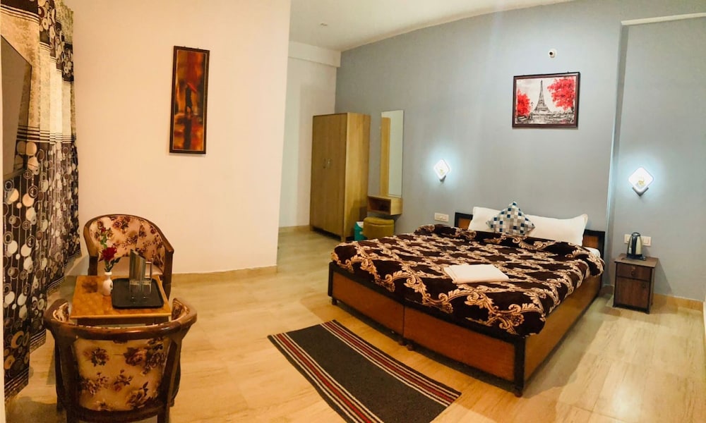 hotel snow crest residency