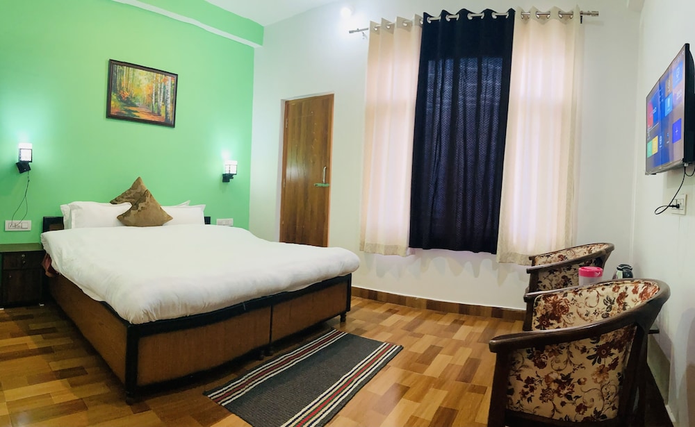 hotel snow crest residency