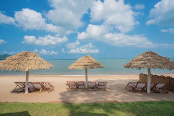 sea of love suite cafe pattaya